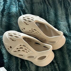 YEEZY Cream FoamRunner Slip-On Shoes